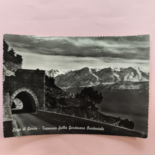 Lago garda tramonto sulla - garda,