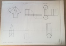 UNA TAVOLA DI DISEGNO TECNICO