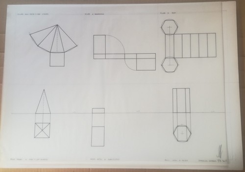 Una tavola disegno tecnico - una, di