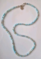Collana di perline naturali