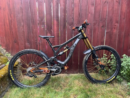 2018 pivot phoenix size - 2018,