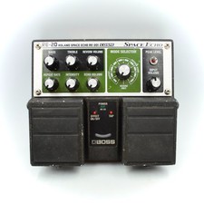 BOSS RE-20 Space Echo Pedale