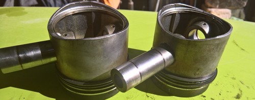 Pistoni motore bicilidrico - pistoni,