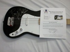 ROGER WATER SIGEND FENDER