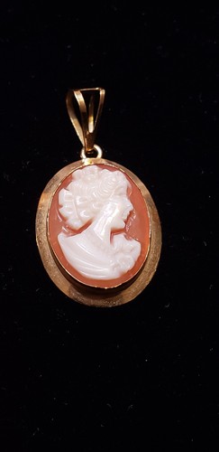Piccolo ciondolo cammeo oro - cammeo,