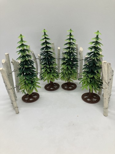 Recinzione alberi di - e,