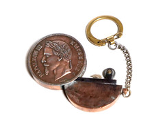 G144_Portachiavi ANTICO ACCENDINO moneta francese di NAPOLEONE III Mai usato