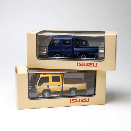 Isuzu nhr light truck - 1/64,