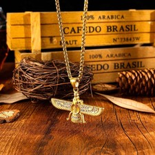 Collana con zirconi, stile