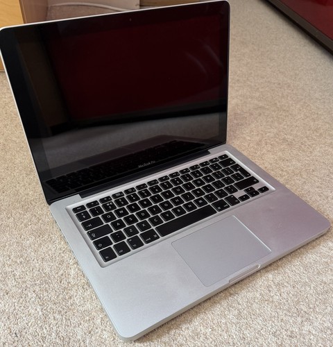 Apple macbook pro - pro, metà