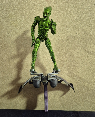 Action figure green - action,