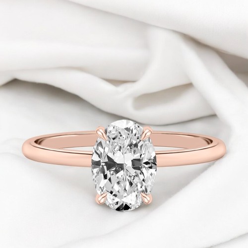Anello con diamanti per