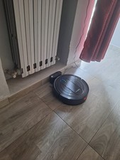 robot aspirapolvere e lavapavimenti