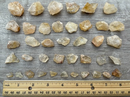 Piccola pietra grezza - , citrino
