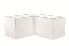 Vaso fioriera angolare liscio