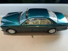 Bentley Continental R 1996 verde metallizzato. Minichamps 1:18, libro Bentley