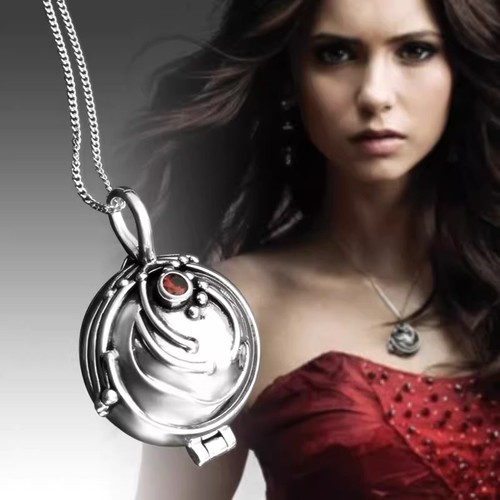 Collana con ciondolo - , the