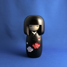 Bambola in legno Kokeshi
