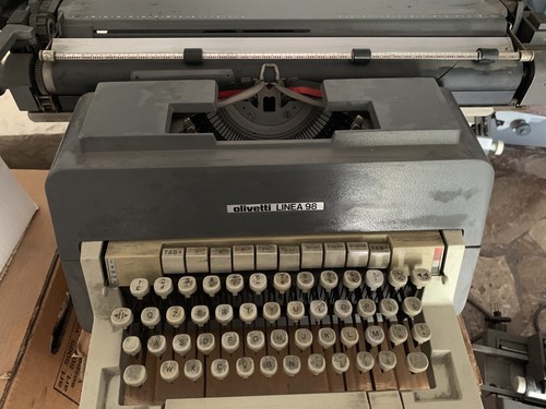 Macchina scrivere olivetti - da,