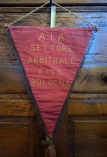 Vecchio gagliardetto ricamato - vecchio,