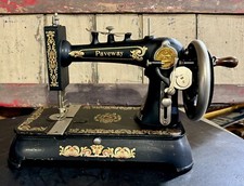 ANTICA MACCHINA DA CUCIRE A