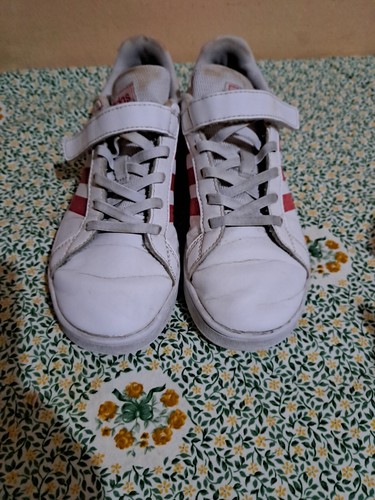 Stock scarpe bimba - scarpe, usate