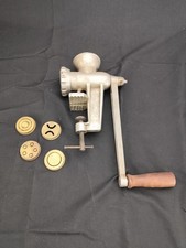 Torchio Vintage Per Pasta Con 5 Trafile In Bronzo