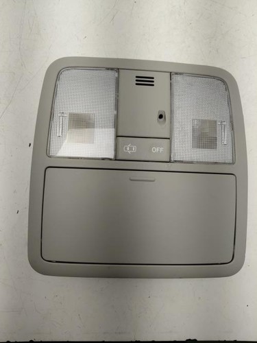 Luce cortesia toyota auris - luce,