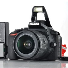 Fotocamera Nikon D5600 +