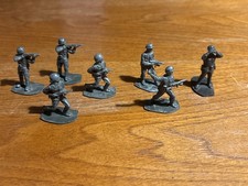 Polistil-Politoys-Lotto 7 soldatini militari in metallo-abbinati carri armati’70