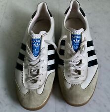 Adidas Universal, sneakers