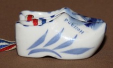 Coppia di scarpe souvenir