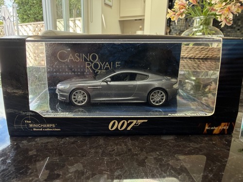 Selezione auto bond 007 - auto,