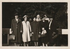 B1 -  Foto Photo Fotografia Anni 40 - Gruppo con abiti invernali