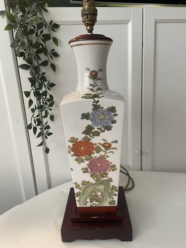 Grande lampada cinese bianca