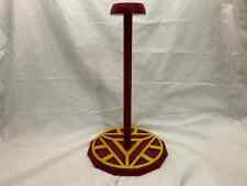 Supporto per casco ispirato a