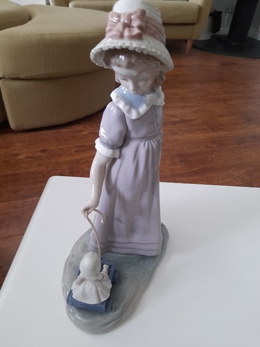 Lladro figurine girl with - figurine,