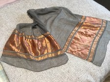 Sciarpa scialle grigio morbido