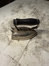 FERRO DA STIRO ANTICO