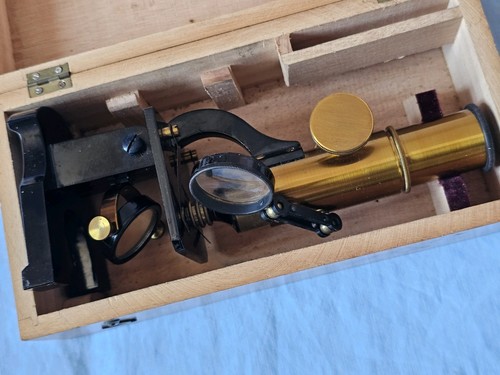 Quality vintage cased brass - ,