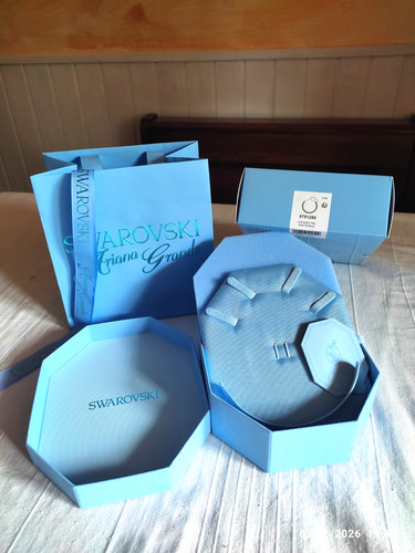 Swarovski packaging light - ,
