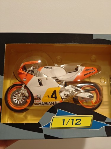 Moto casey stoner - 1:12, yamaha