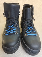 Pull and Bear Blk Climbing