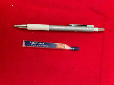 STAEDTLER portamine Mars micro a scatto BIANCO-GRIGIO + 12 mine da 0,5 mm 2B