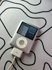 Apple iPod nano 3rd Gen Silver