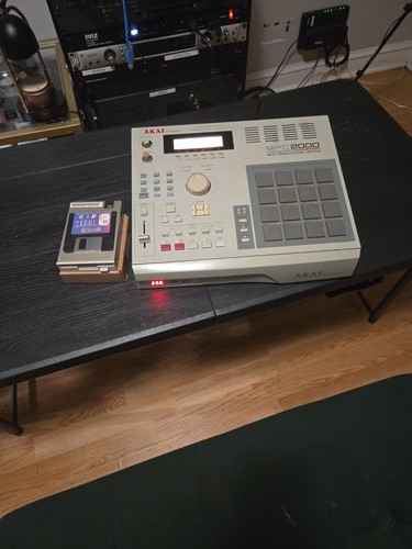 Akai mpc2000 sampler pads - akai,
