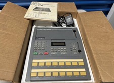 Alesis HR-16 Drum Machine con