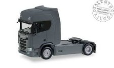 Herpa 307185-003 trattore