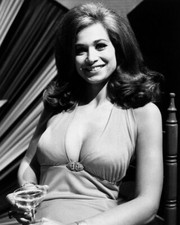 76109 VALERIE LEON BUSTY