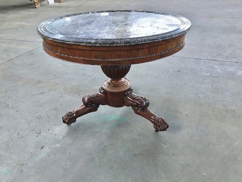 Elegante tavolino rotondo
